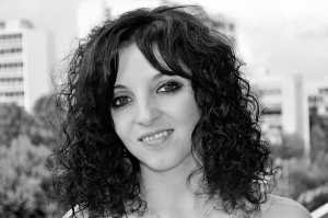 "La libertà del bisturi" è il racconto di Laura Scaramozzino  contenuto in Materia oscura